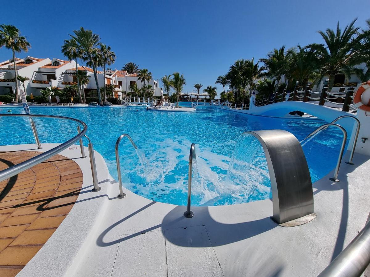Studio Apartment No 1 Directly On The Beach And Sea, Terrace, Heated Pool, Wifi Playa de las Americas  Exterior photo